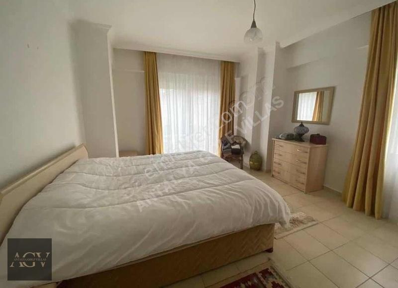 Antalya Belek'te Royal Sitesi İçeresinde 4+1 Eşyalı Villa - Görsel 11