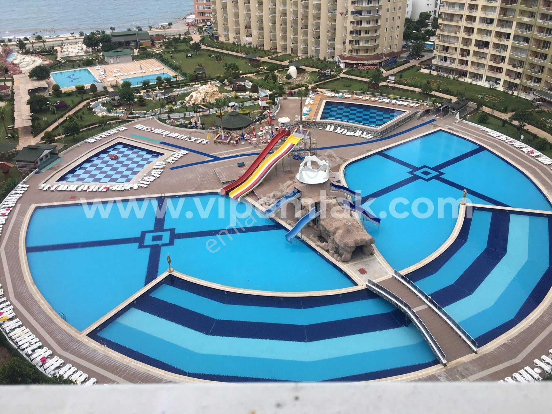 Flamingo 8 Tatil Köyünde 1+1