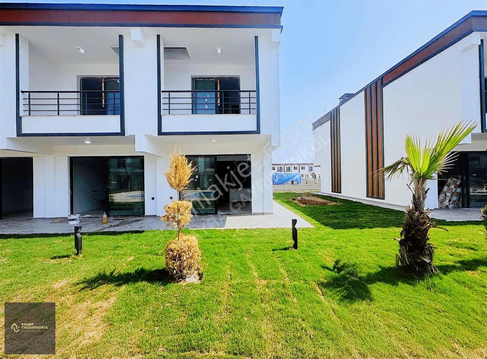 Mersin Silfke Susanoglu Mevkinde Havuzlu Sıfır Lüks Köşe Villa