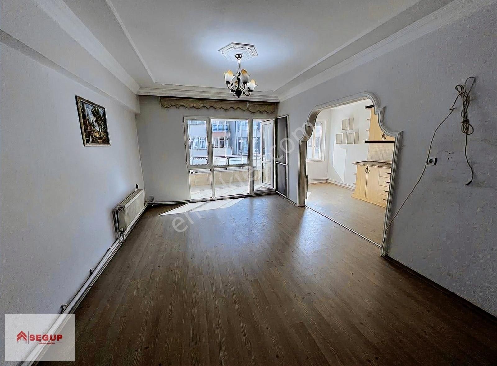 Bafra Gençlik Caddesinde Arakat 3+1 Daire