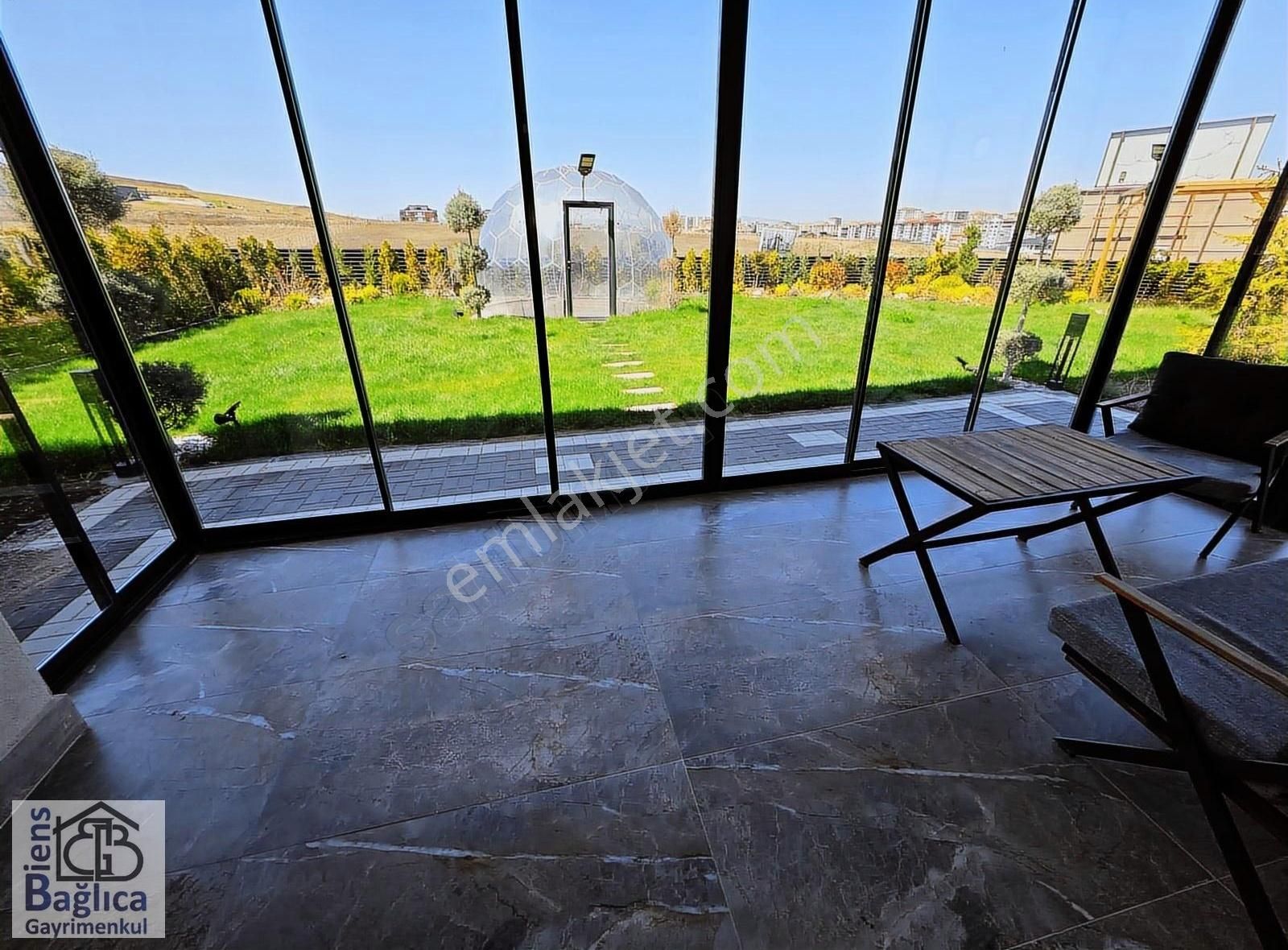 Biens Ten 7/24 Canlı Güvenlikli Site İçi 5+1 Kiralık Villa