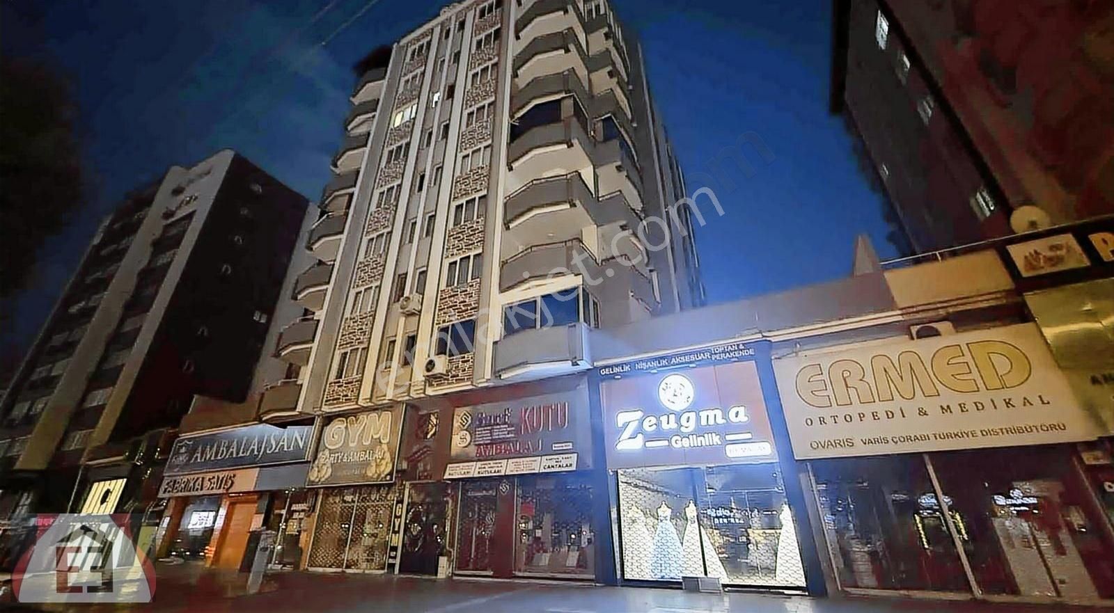 Merkezde,göbek Kat Çok Geniş Daire Takas Olur