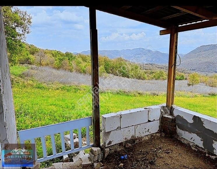 Vadi Manzaralı, Bağ Yapısı Olan 1286m2 Tarla