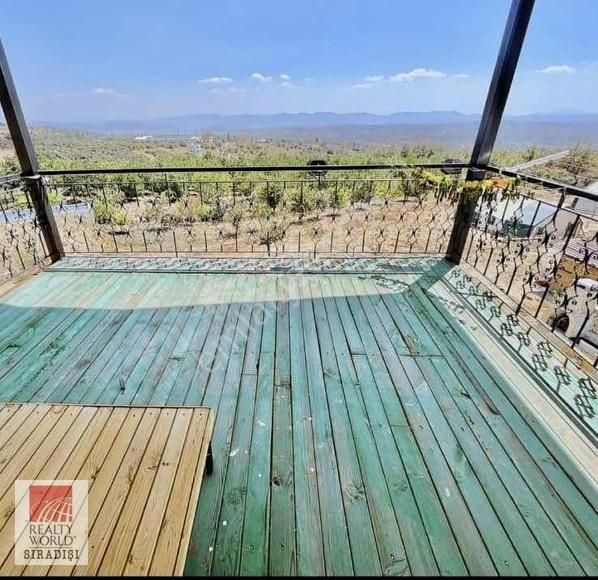 Korkutelı Gümüşlü De Satılık Çiftlik Evi
