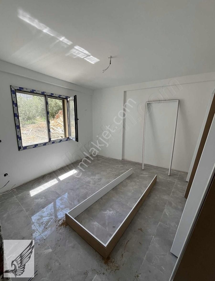 Seferihisar Çarşı Merkezinde Kapalı Mutfak 1+1 Satılık Daire - Görsel 6