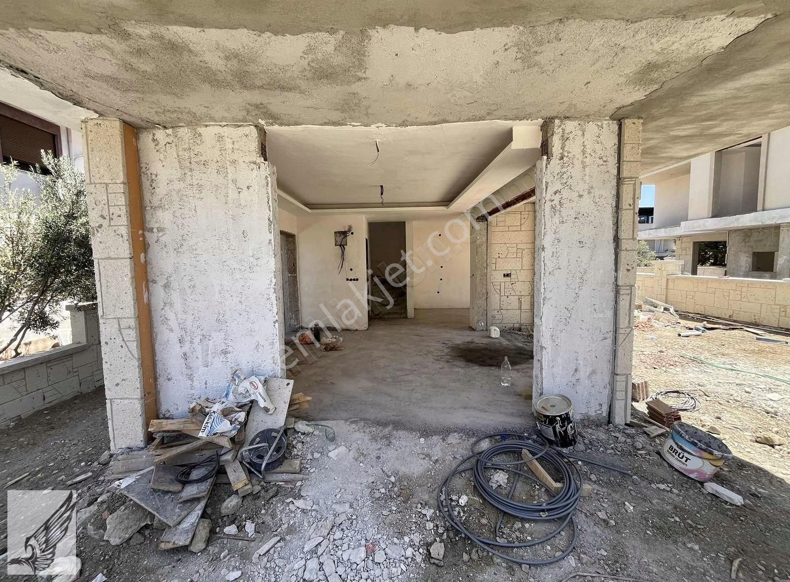 Seferihisar Akarca'da Plaja 250metre Havuzlu Teraslı 3+1 Villa - Görsel 15