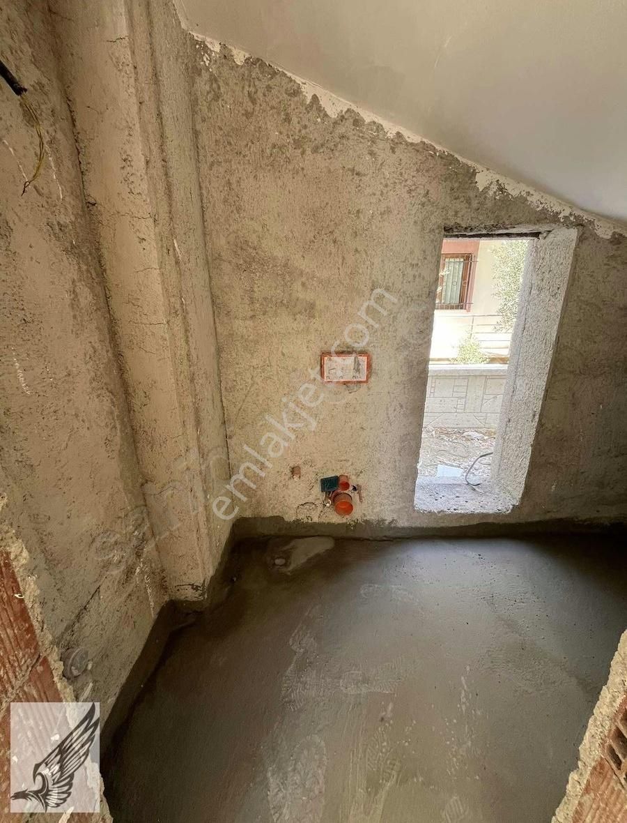 Seferihisar Akarca'da Plaja 250metre Havuzlu Teraslı 3+1 Villa - Görsel 14