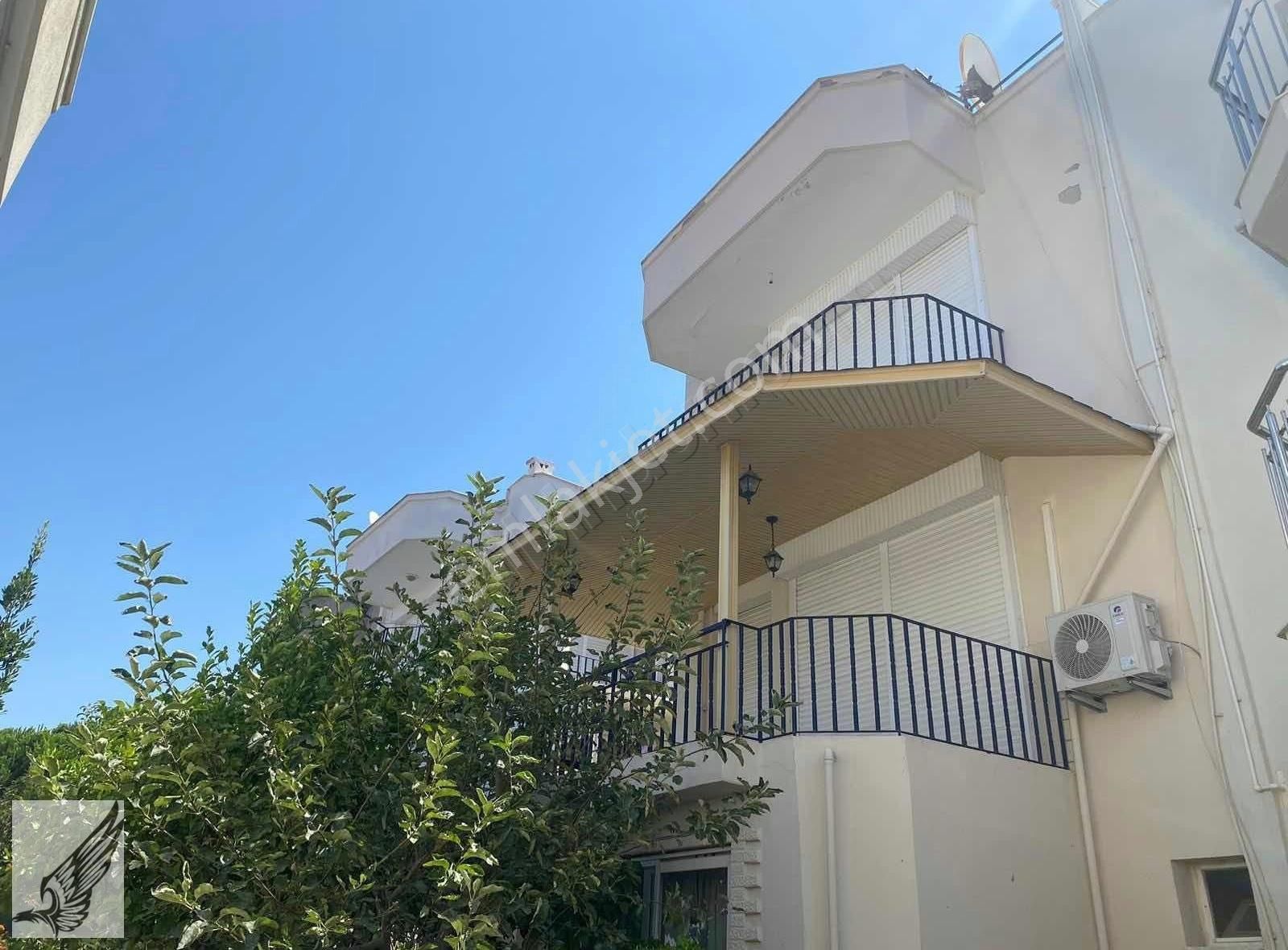 Seferihisar Banksis Sitesinde 3+2 Eşyalı Satılık Villa - Görsel 4