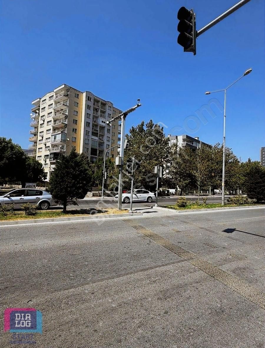 Bayraklı Yüzbaşı İbrahim Hakkı Caddesinde 3+1 Satılık Arsa Payı - Görsel 10