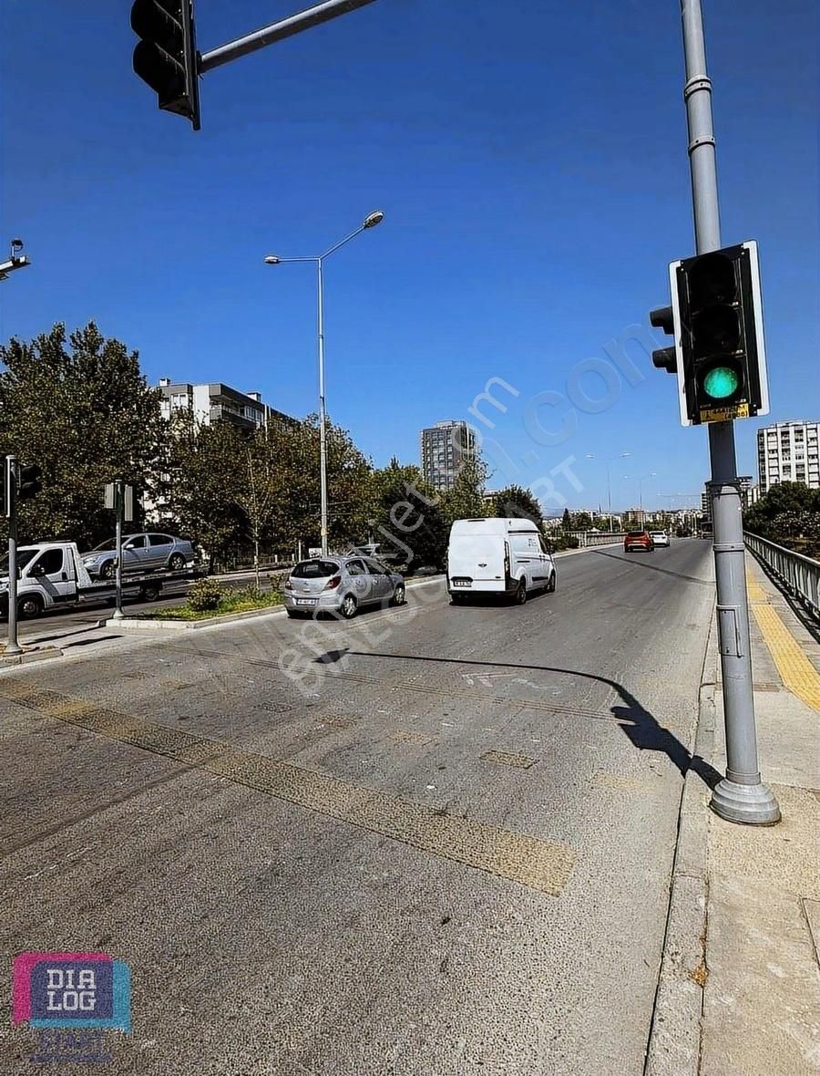 Bayraklı Yüzbaşı İbrahim Hakkı Caddesinde 3+1 Satılık Arsa Payı - Görsel 5