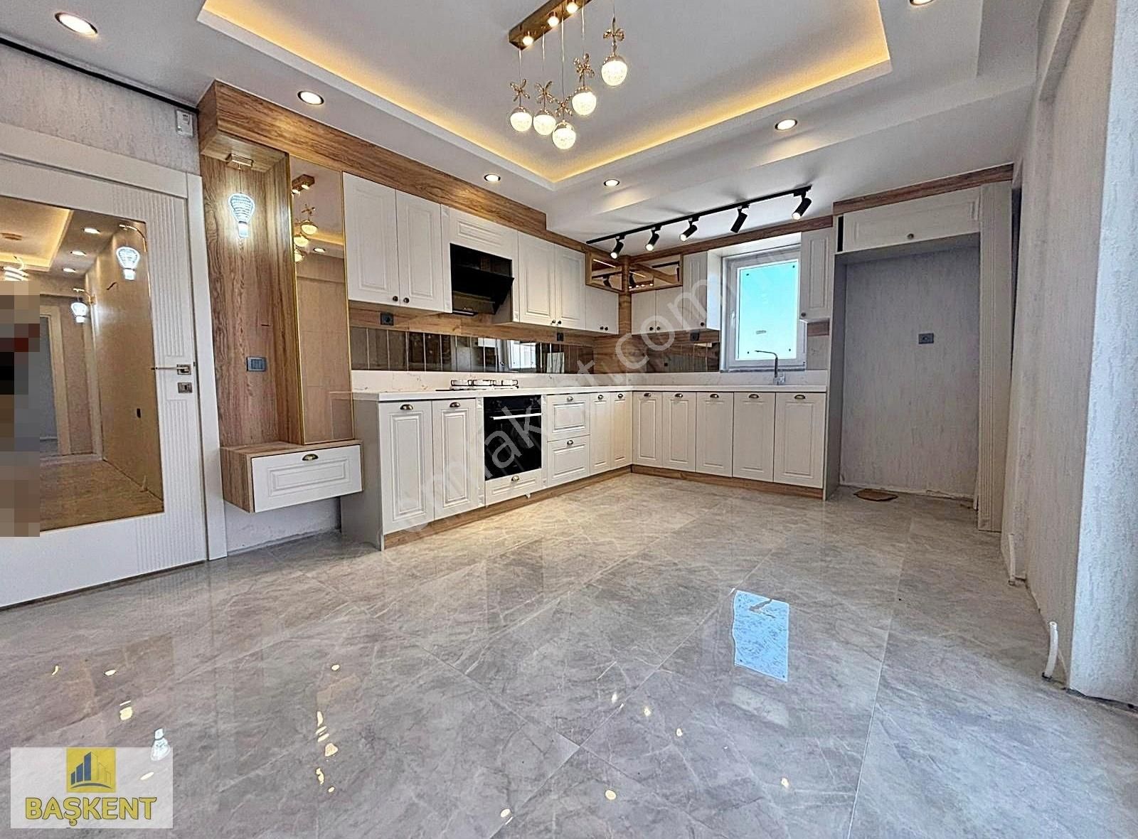 Başkent Gayrimenkul'den Teras Balkon'lu Geniş Daire İsteyenlere.
