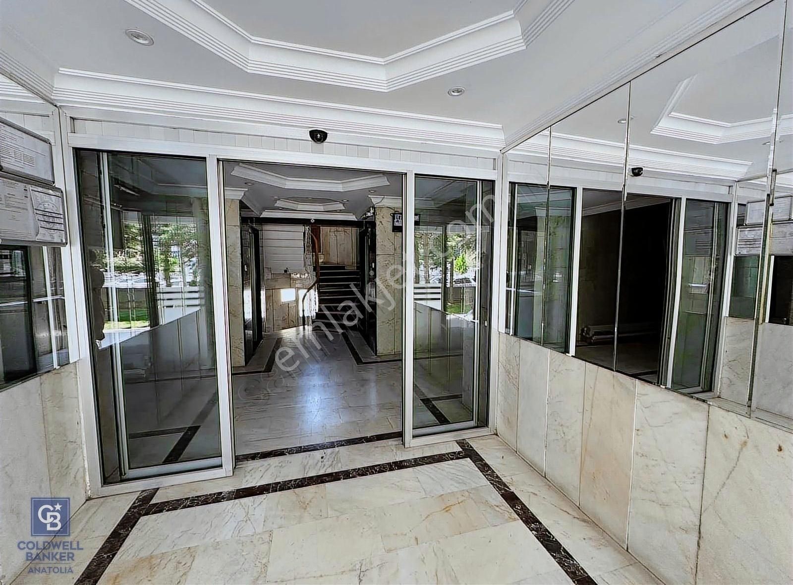 Alpaslan Mah. Muhteşem Konumda 240m2 4+1 Satılık Daire