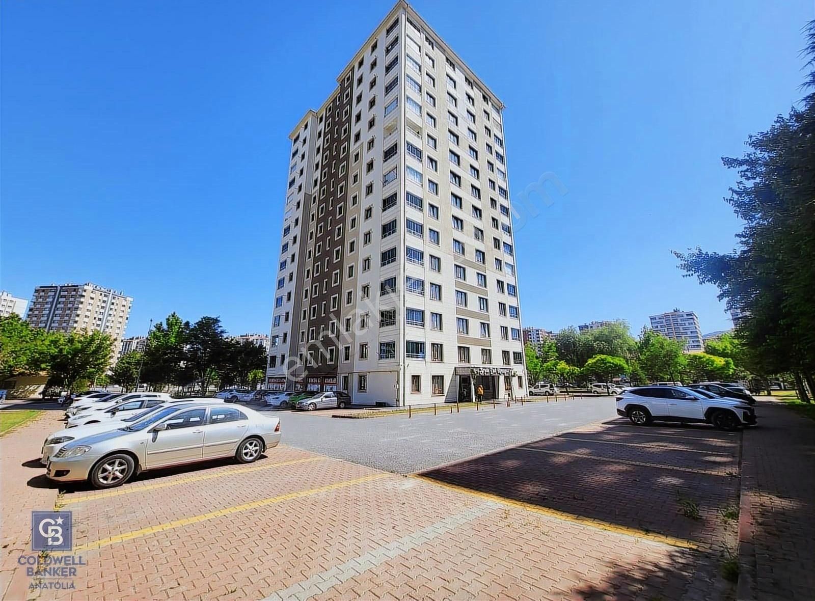 Yenidoğan Mahallesi Zeytindalı Konağında Kiralık Masrafsız Daire
