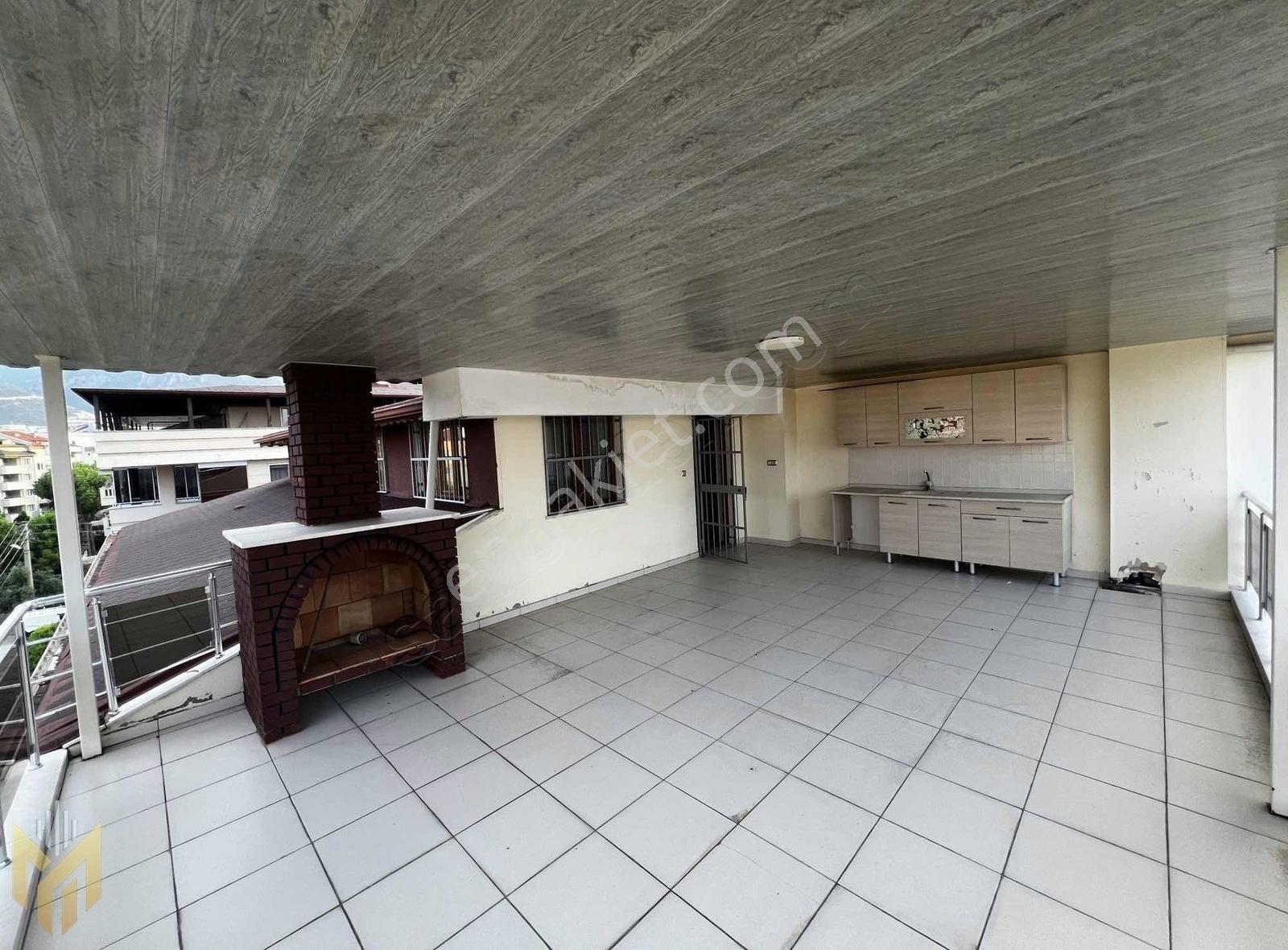Kınıklı'da Üniversiteye Yakın Ultra Lüks 240m2 Dublex Daire