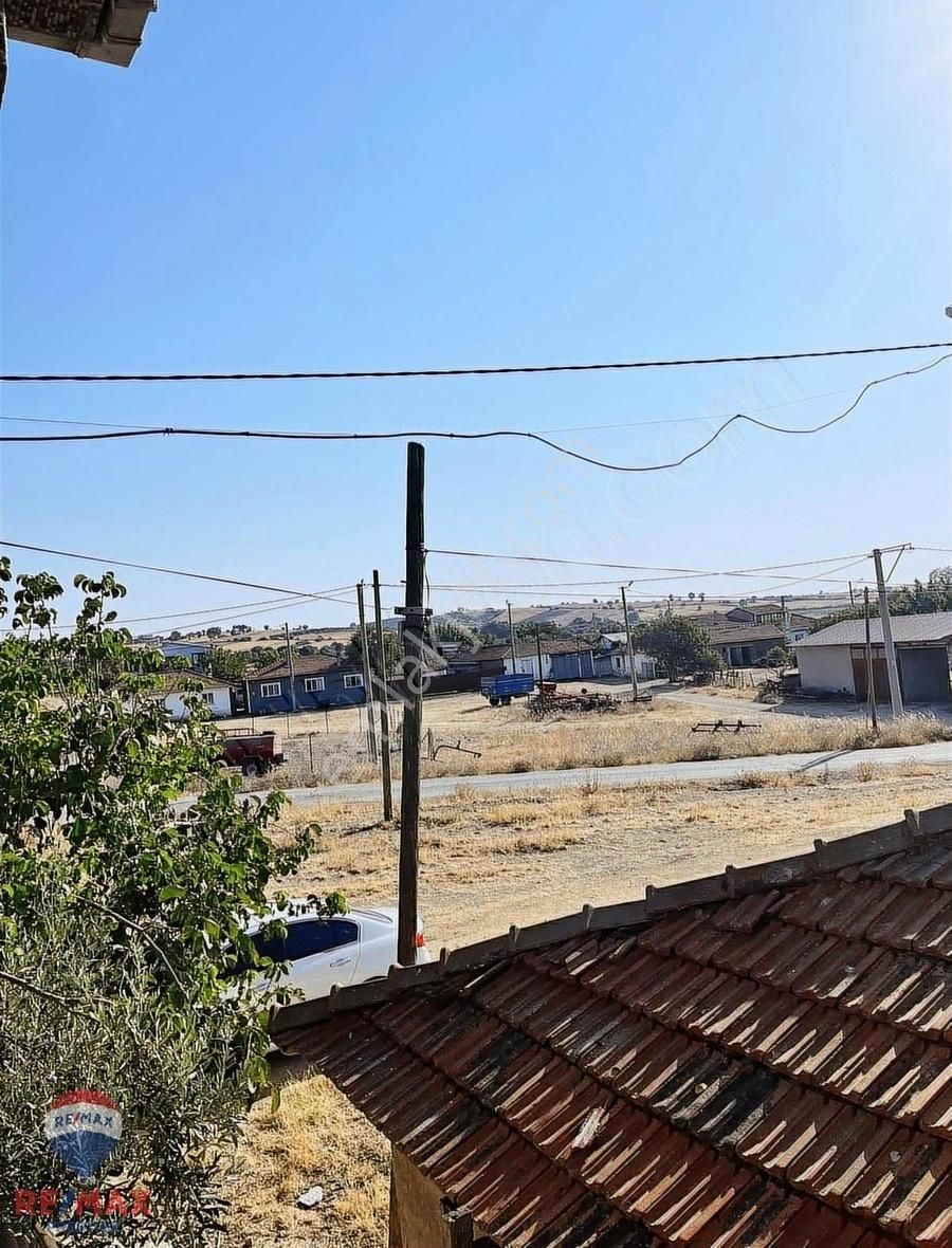 Güvemalan Köyünde Satılık İki Katlı Köy Evi Ve Arsası - Görsel 6