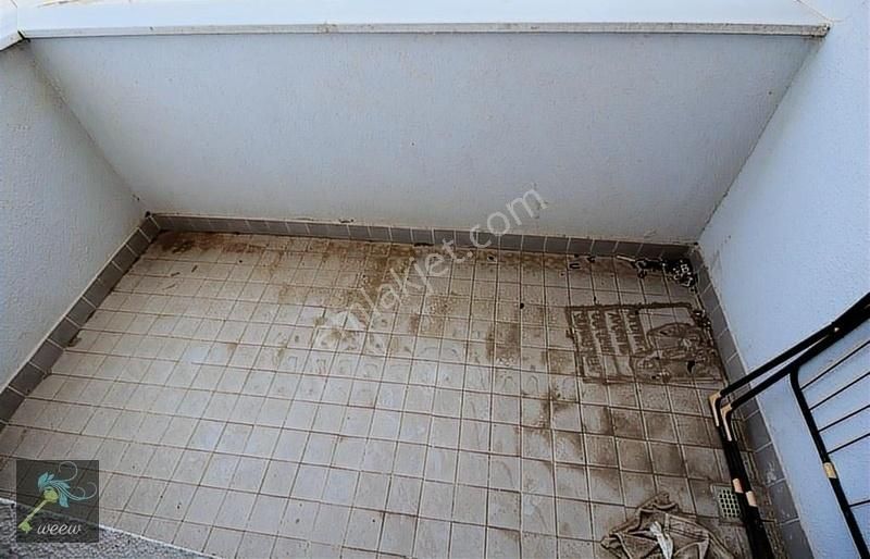 Meke Cami Altında Hastaneye Ve Okullara Yakın 1+1/ 65 M2 Kiralık