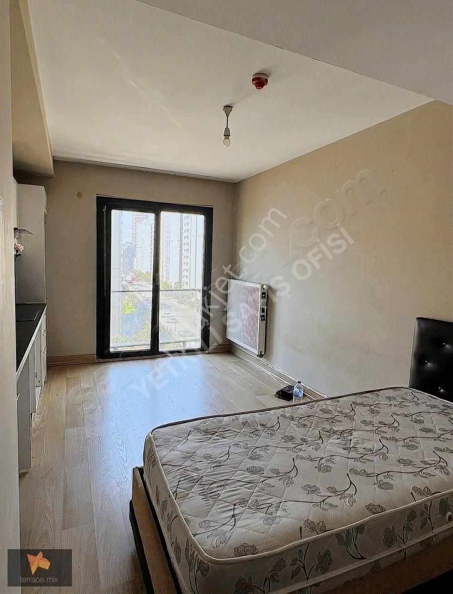 Terrace Mix'te Yüksek Kat Stüdyo Daire