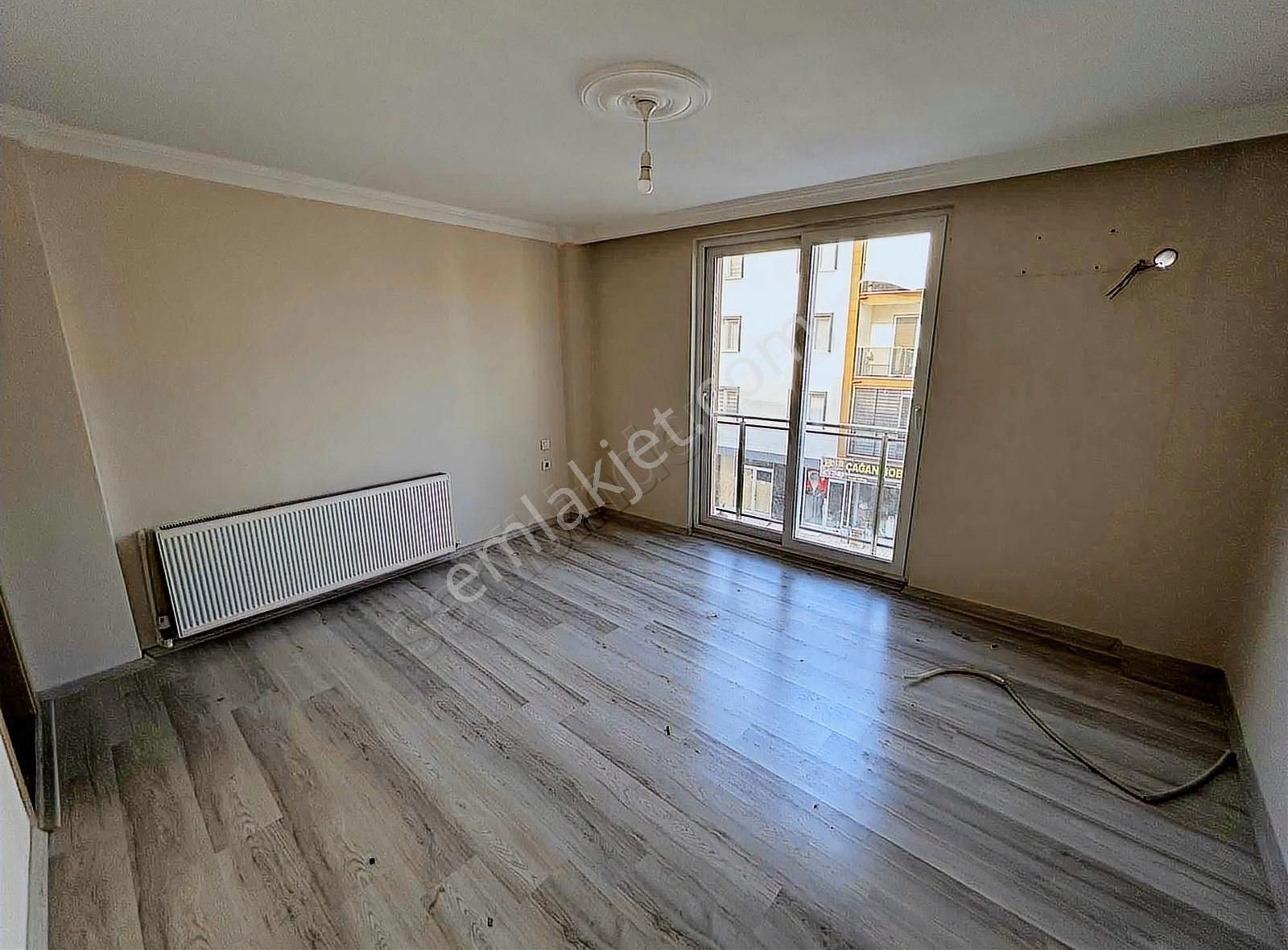 Gizemli Emlaktan Merkezde 3+1 Ebeveyn Banyolu Kiralık Daire