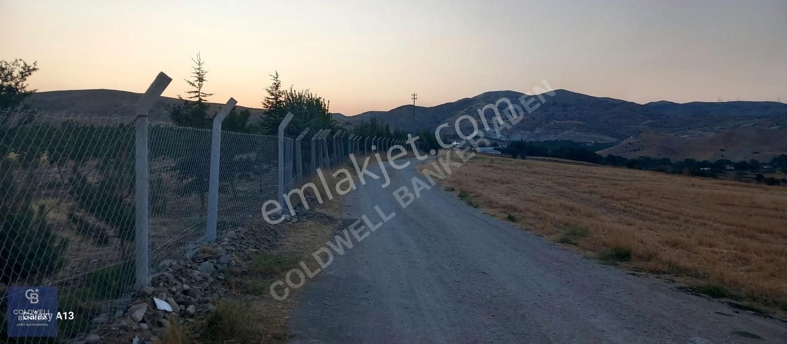 Sincan Yenikent Yenikayı Satılık Hobi Bahçeli Ev 500m2 Arsalı