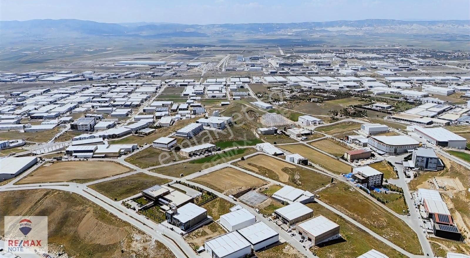 Kazan Saray Emsalsiz Konumda Satılık 7500m2 Sanayi Arsası
