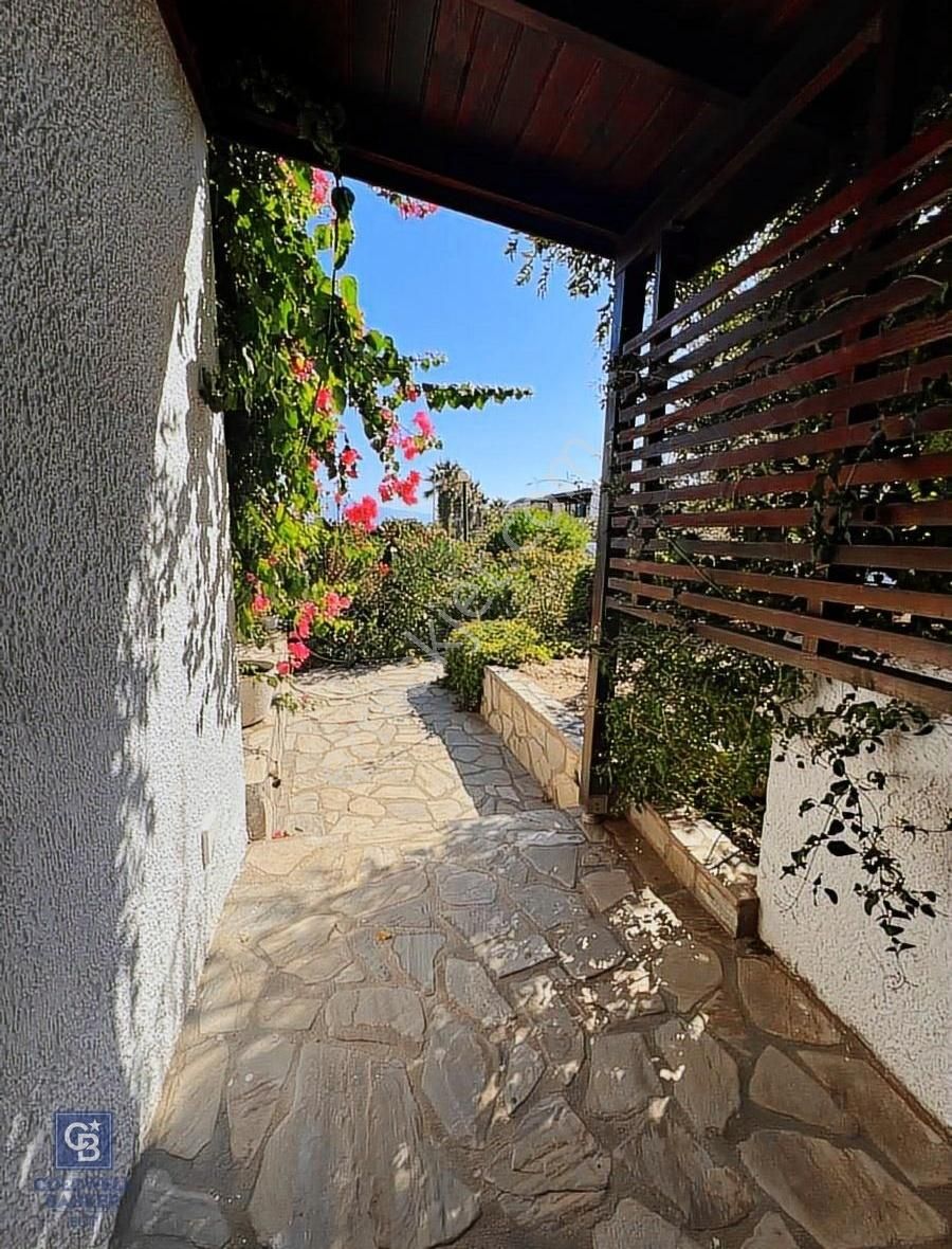 Akyarlar Karaincir Sitesi Deniz Manzaralı Kiralık Villa