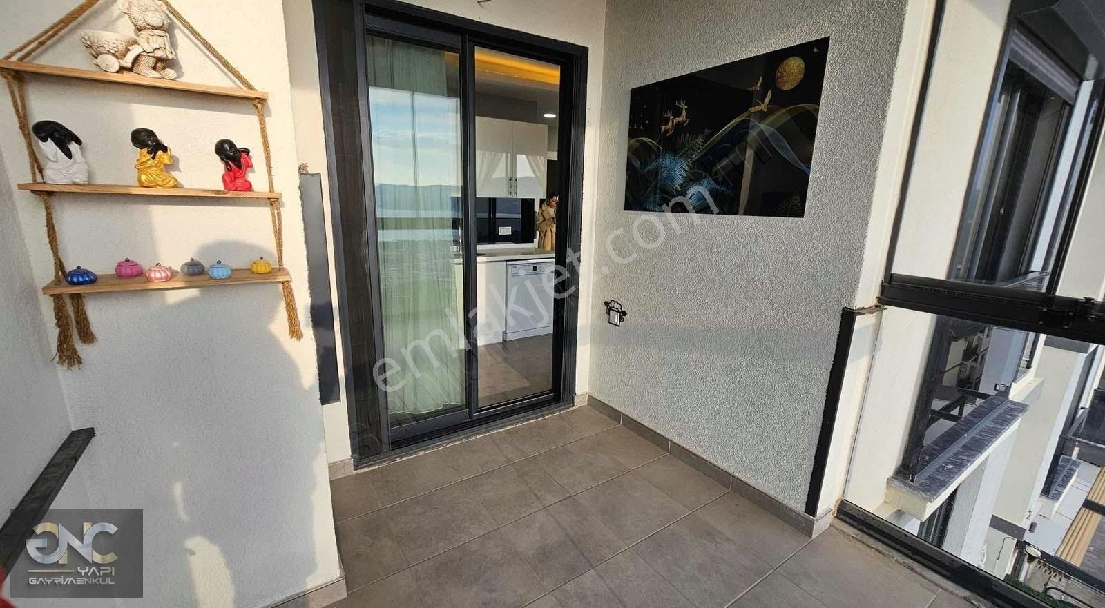 Didim Akbük'te Olimpik Havuzlu Sitede Satılık Eşyalı 2+1 Daire