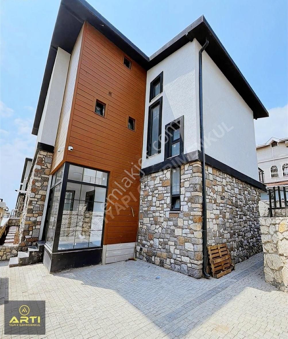 Kumburgaz'da Satılık Müstakil Havuzlu Sıfır Lüks 4+2 Villa - Görsel 2