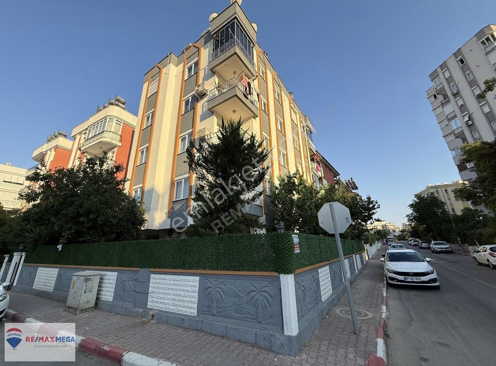 Satılık 2+1 Daire Asansörlü,konforlu, Merkezi Ve Uygun Fiyatlı
