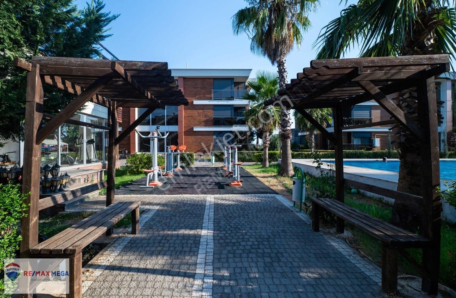 Altınkale'de Radyokent Konutları'nda Full Eşyalı 3+1 Kiralık