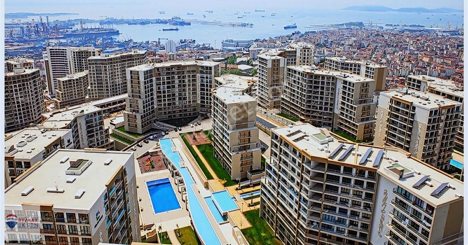 Tuzla Evora Kiralık 1+1 Deniz Manzaralı Balkonlu Daire