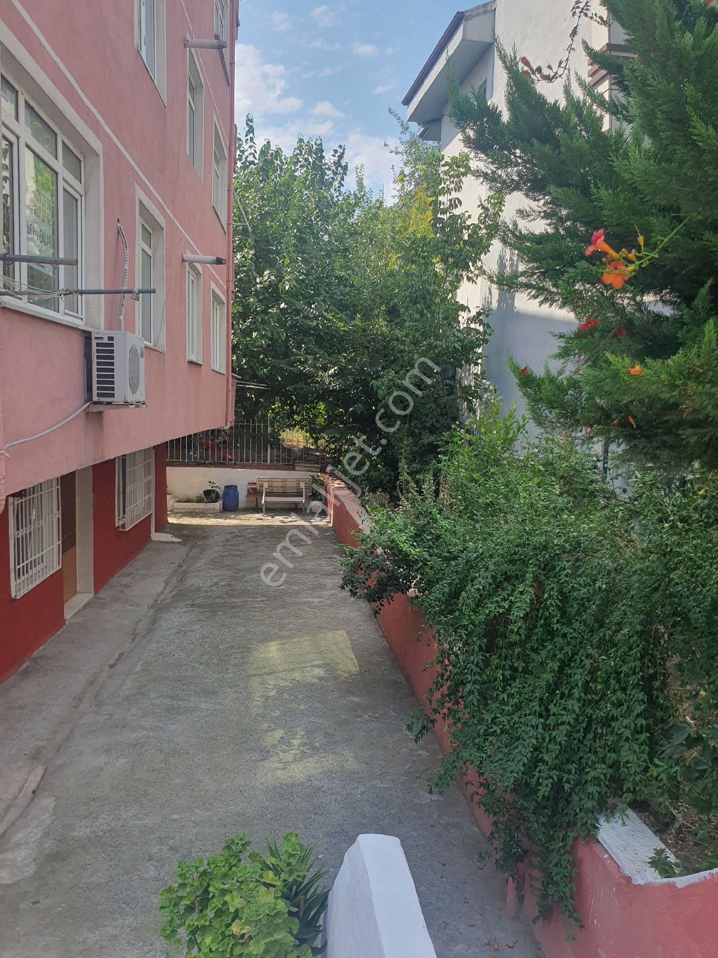 Eyüpsultan İslambeyde Satılık 2+1 70 M2 Daire