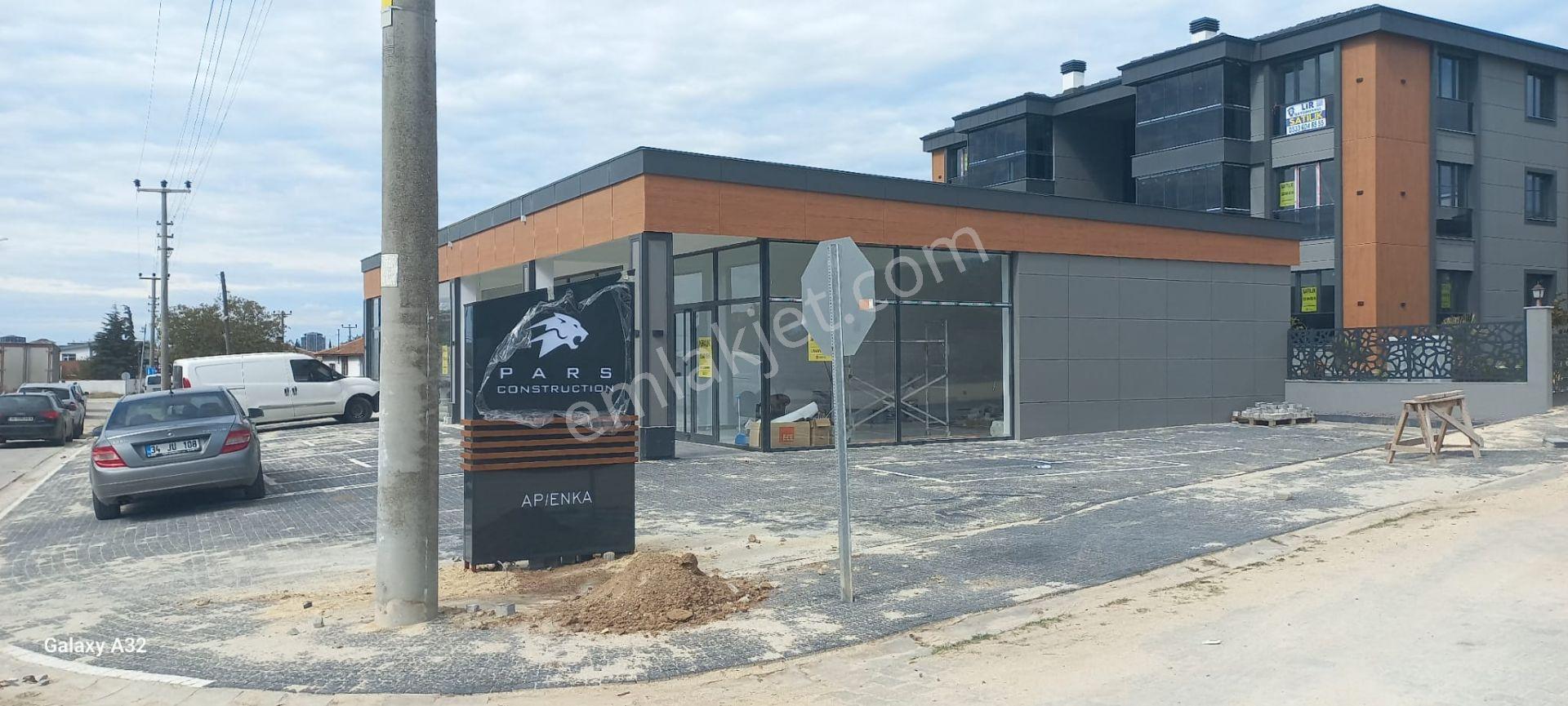 Lir Den Önerler Girişin De Satılık Kapalı80 M2 Yola Cephe Dükkan - Görsel 8