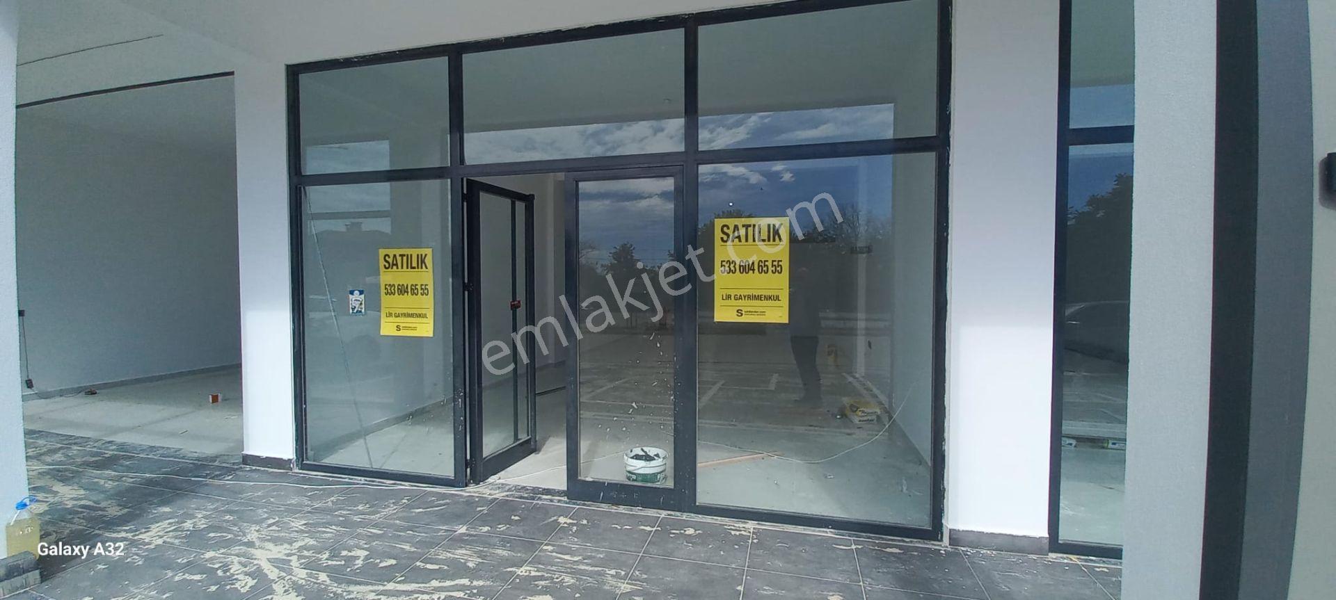 Lir Den Önerler Girişin De Satılık Kapalı80 M2 Yola Cephe Dükkan - Görsel 17