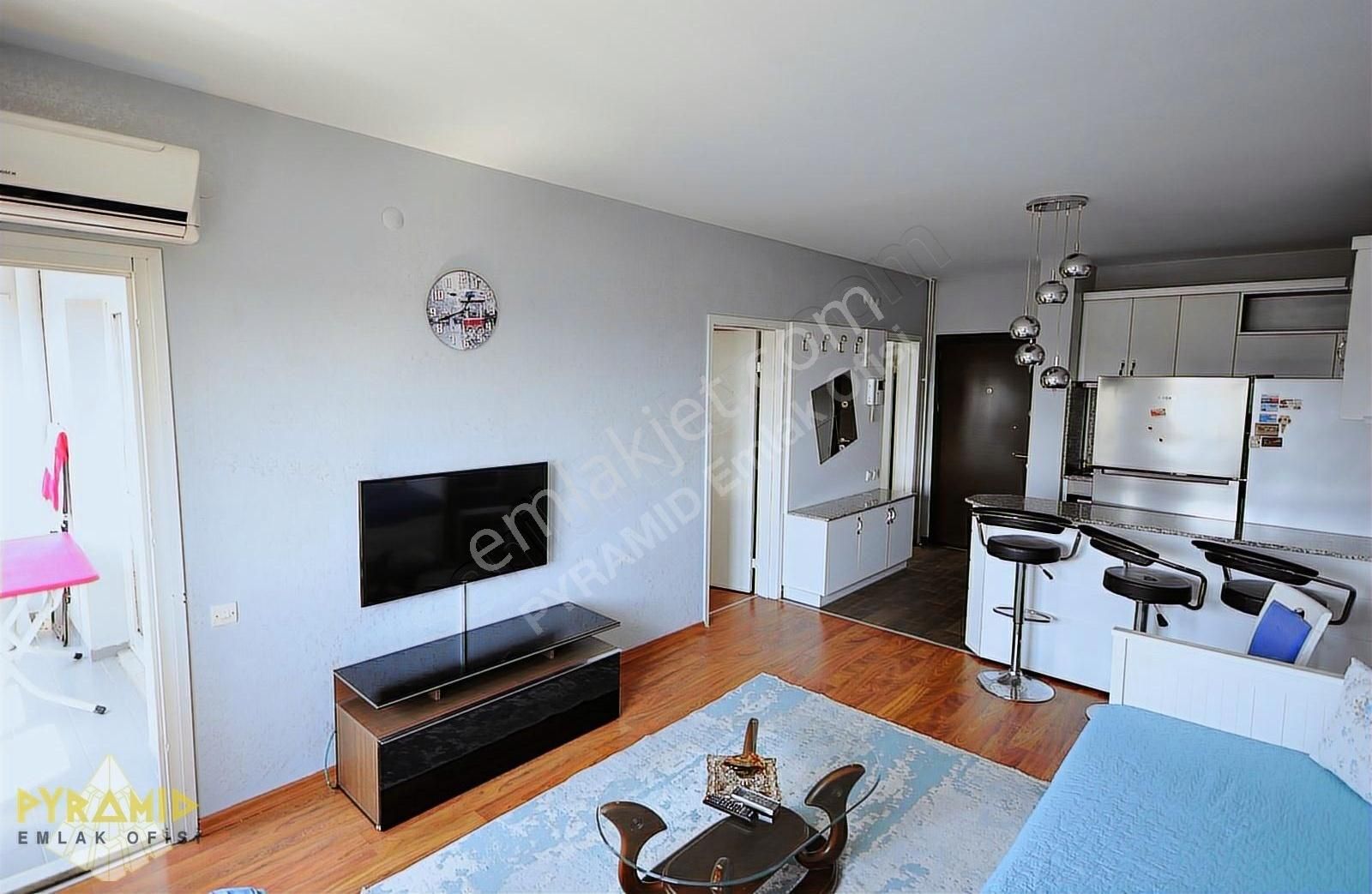 Pyramıd'den Ataköy 7-8 Turkuaz Sitesi Bakımlı Full Mobilyalı 1+1