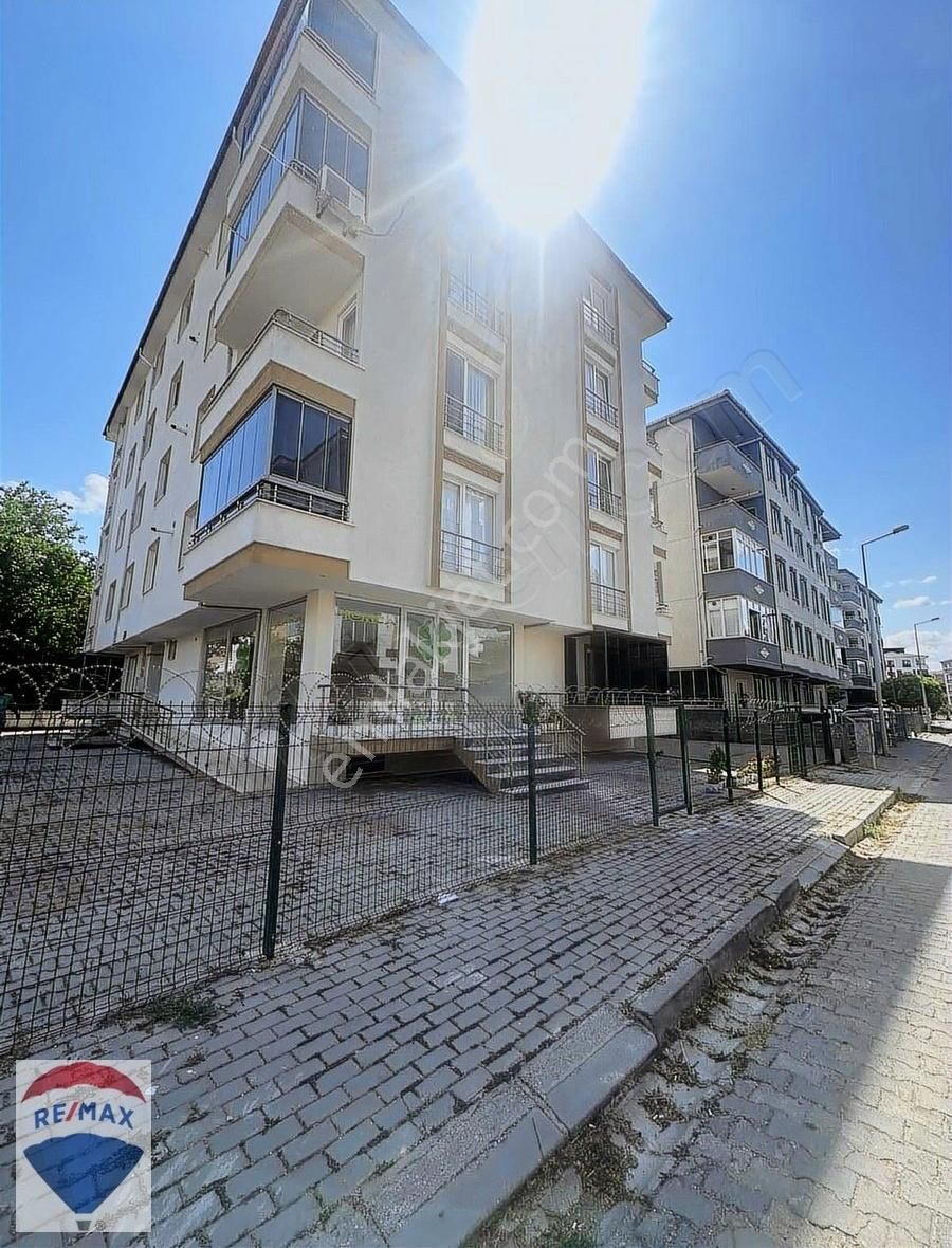 Lüleburgaz Sakızköy Cadde Konumunda Kiralık 2+1 Daire
