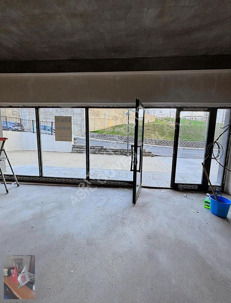 Kartal Tual Adalarda 35 Metrekare Satılık Dükkan
