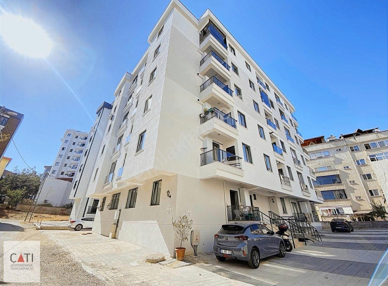 Tuzla İstasyon Mah. 2+1 Yüksek Giriş Daire