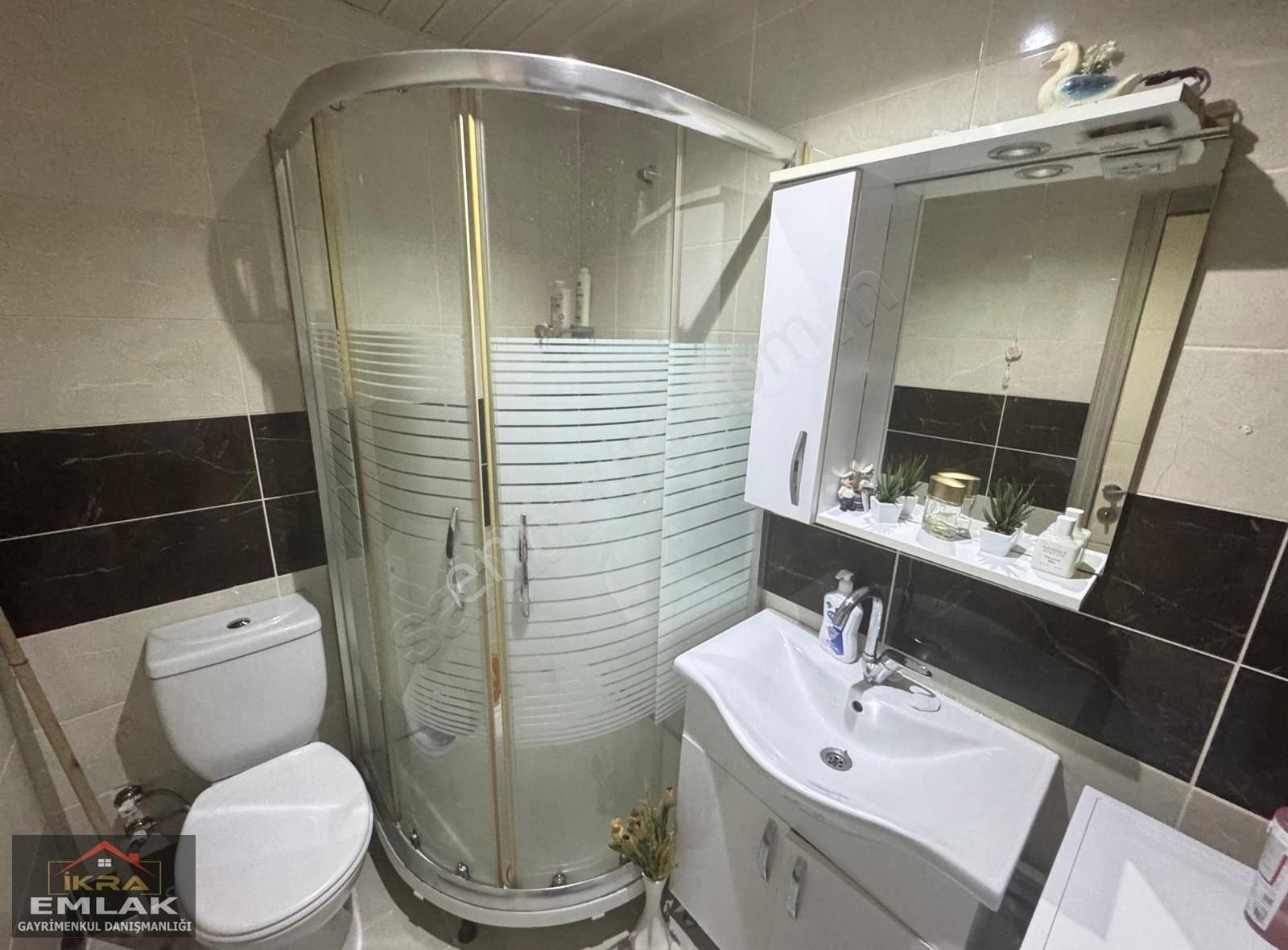 Ş.kubilayda İskanlı Asansörlü E.banyolu Lüks 3+1 Satılık Daire