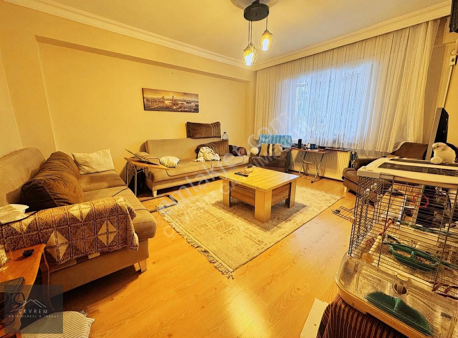 Gültepe'de Metrobüse Yakın Harika Konumda 2+1 90m² Asansörlü