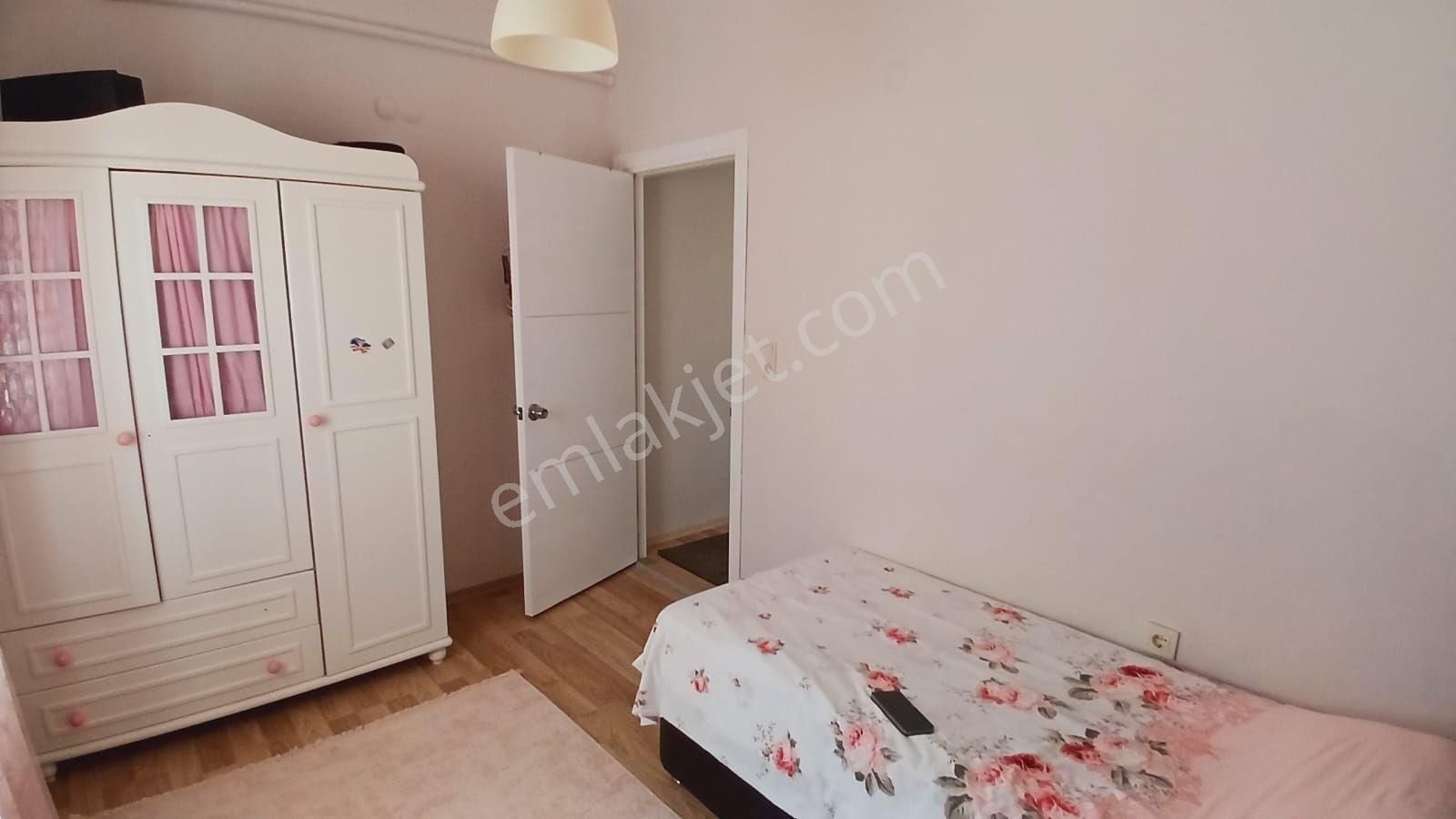 Kuşadası Ege Mahallesinde Kapalı Mutfaklı Doğalgazlı 3+1 150 M2 Satılık Bahçe Katı - Görsel 15