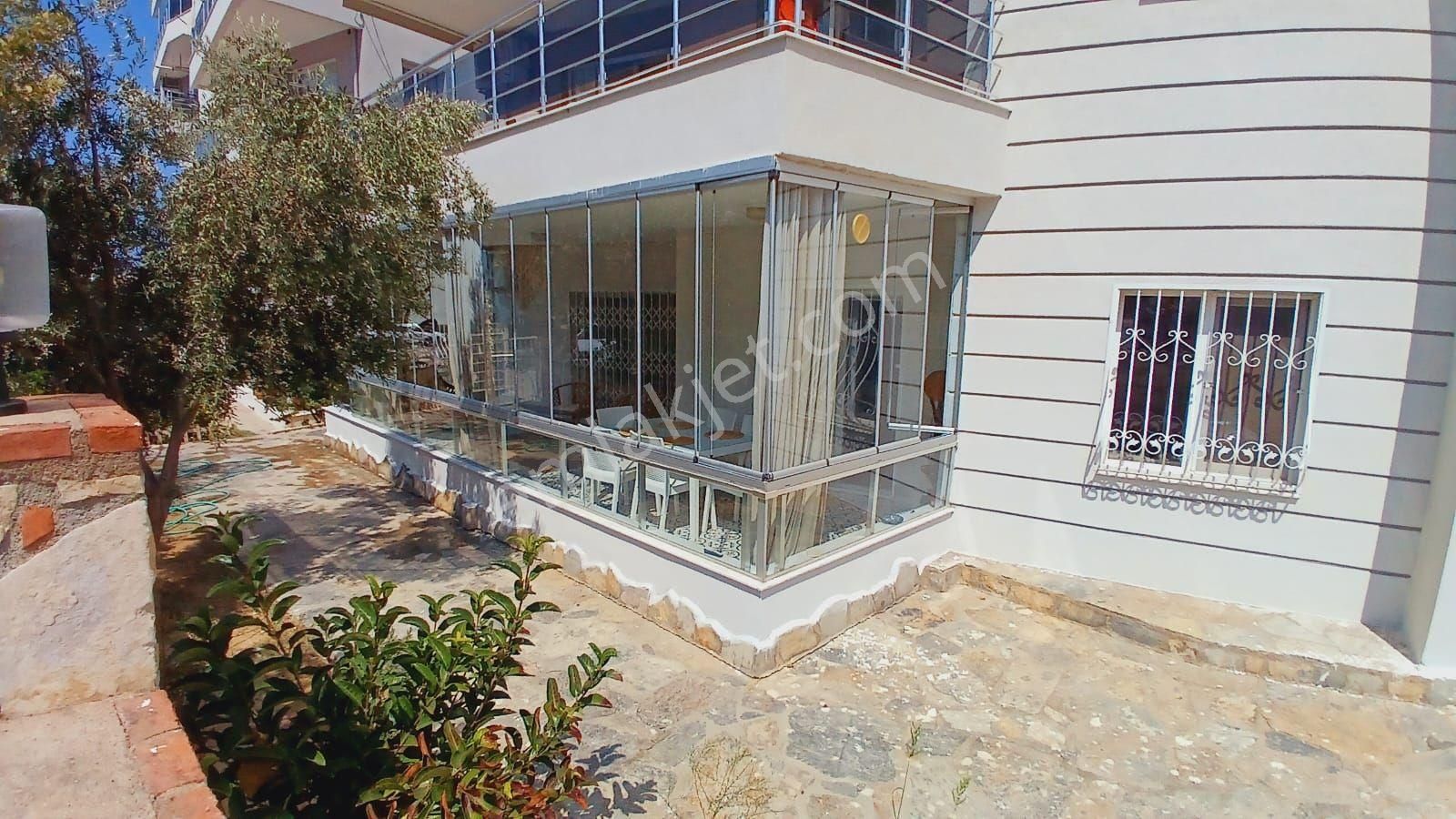 Kuşadası Ege Mahallesinde Kapalı Mutfaklı Doğalgazlı 3+1 150 M2 Satılık Bahçe Katı - Görsel 2