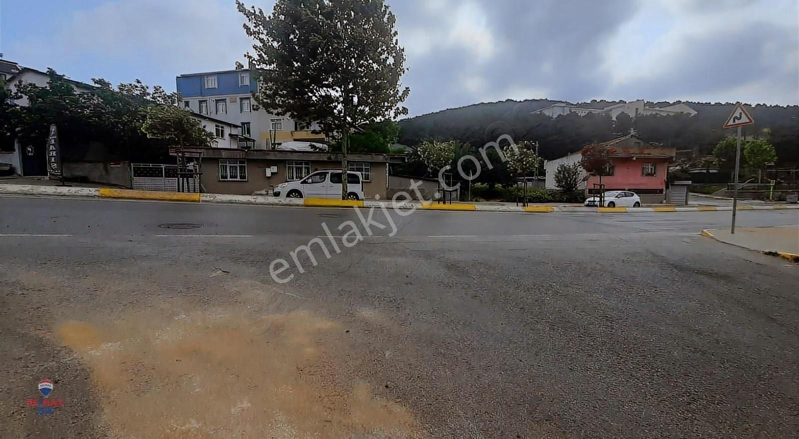 Caddeye Komşu Harika Lokasyonda 6 Dairelik Arsa