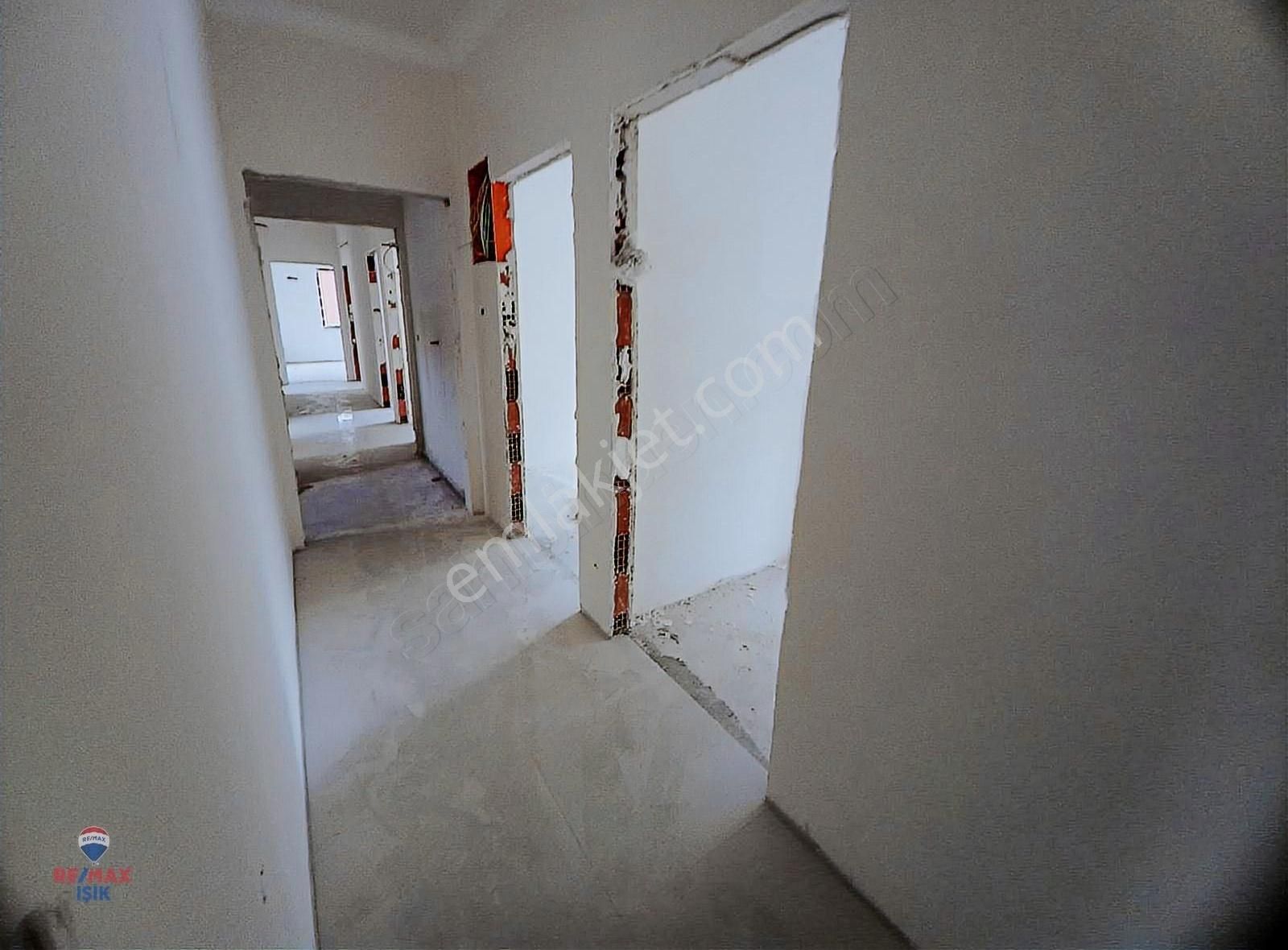 Kartal Cevizli Mah. Merkezi Lokasyonda 3+1 Sıfır Daire
