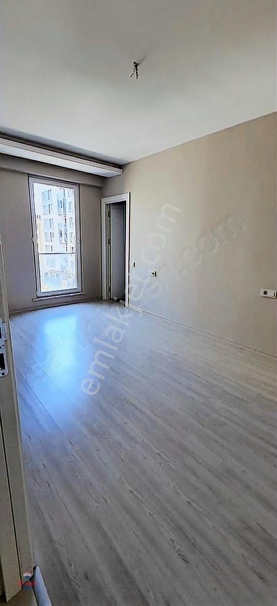 Envarev Sitesinde 2+1 80 M2 Kapalı Mutfaklı