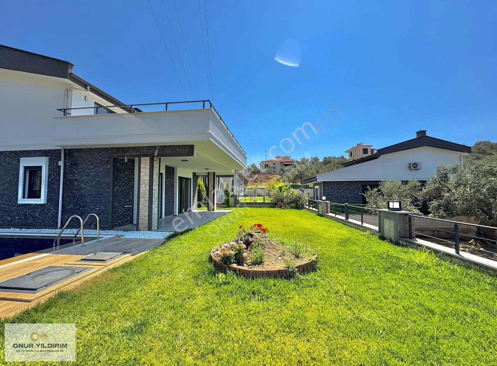 Onur Yıldırımdan 600 M2 Arsa İçinde 4+1 Havuzlu Lüx Villa - Görsel 13