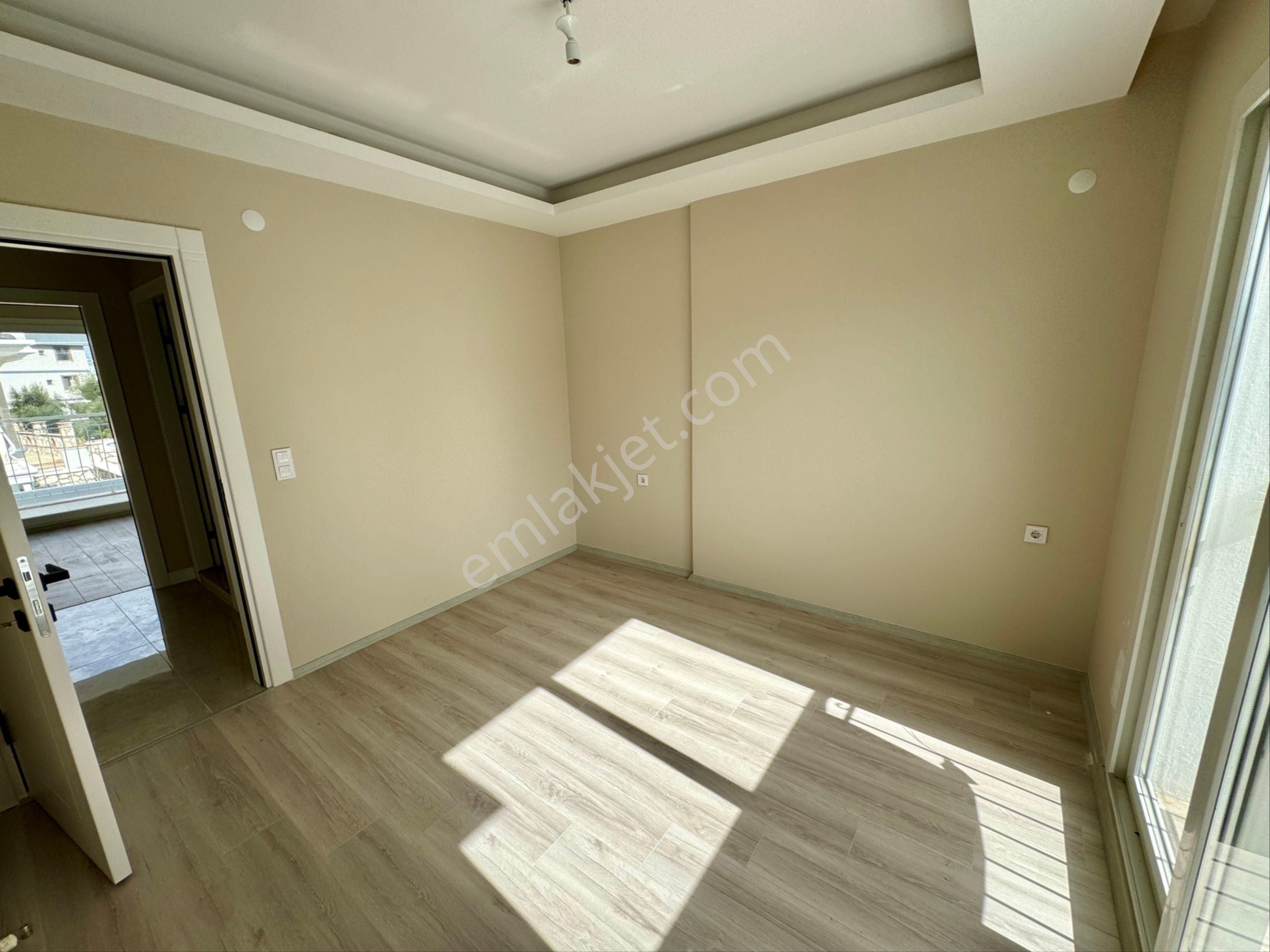 Kuşadası Davutlar’da 7/24 Güvenlikli Havuzlu Sitede 3+1 Villa - Görsel 24