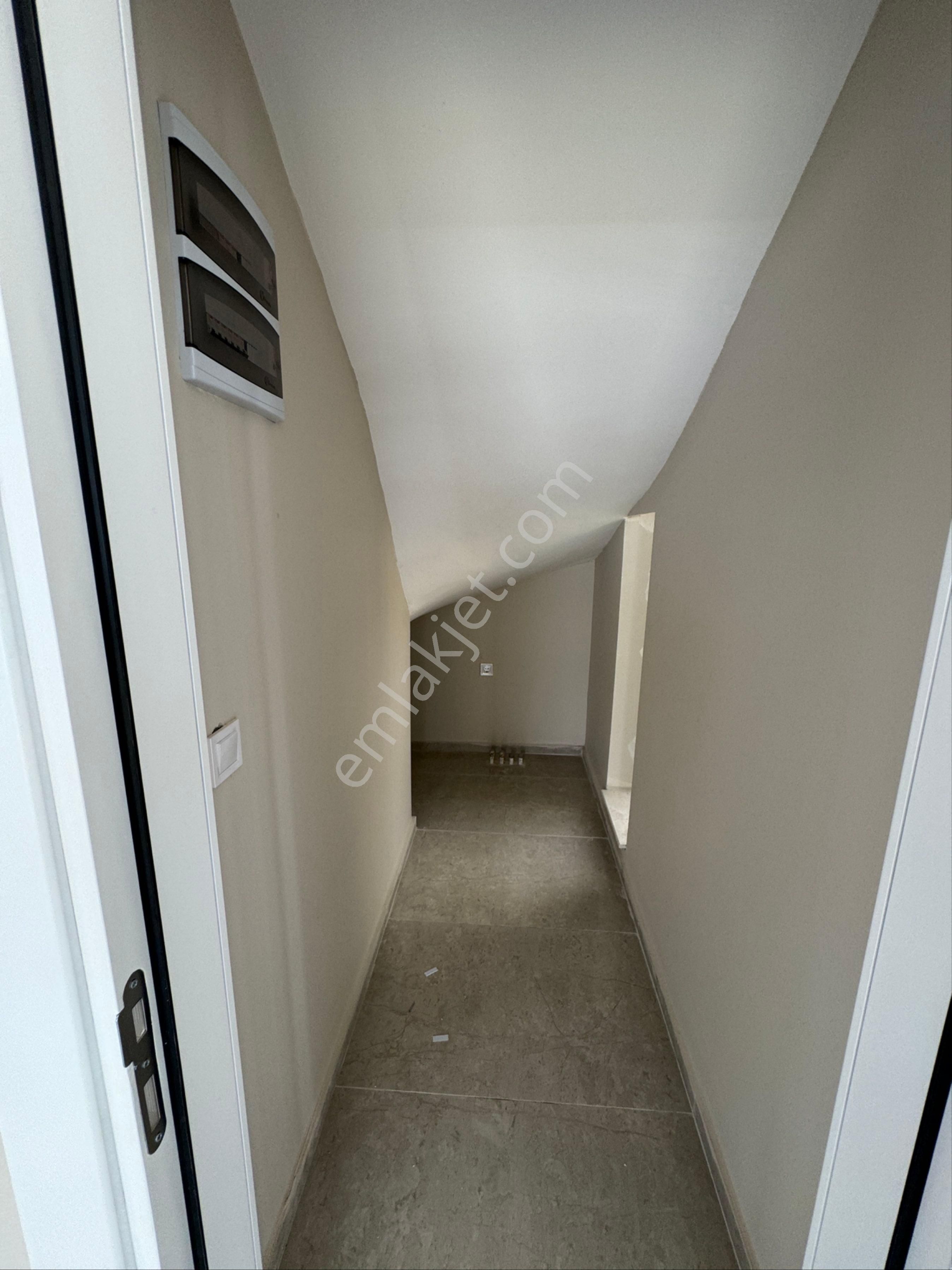 Kuşadası Davutlar’da 7/24 Güvenlikli Havuzlu Sitede 3+1 Villa - Görsel 14