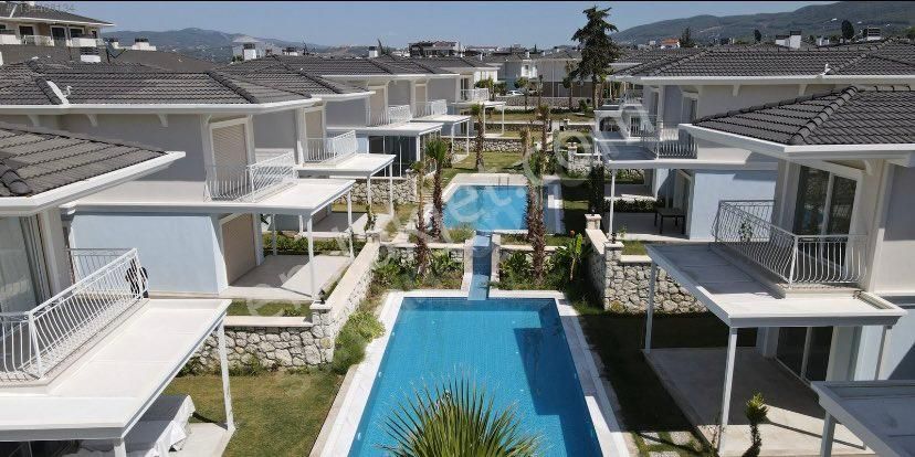 Kuşadası Davutlar’da 7/24 Güvenlikli Havuzlu Sitede 3+1 Villa - Görsel 3
