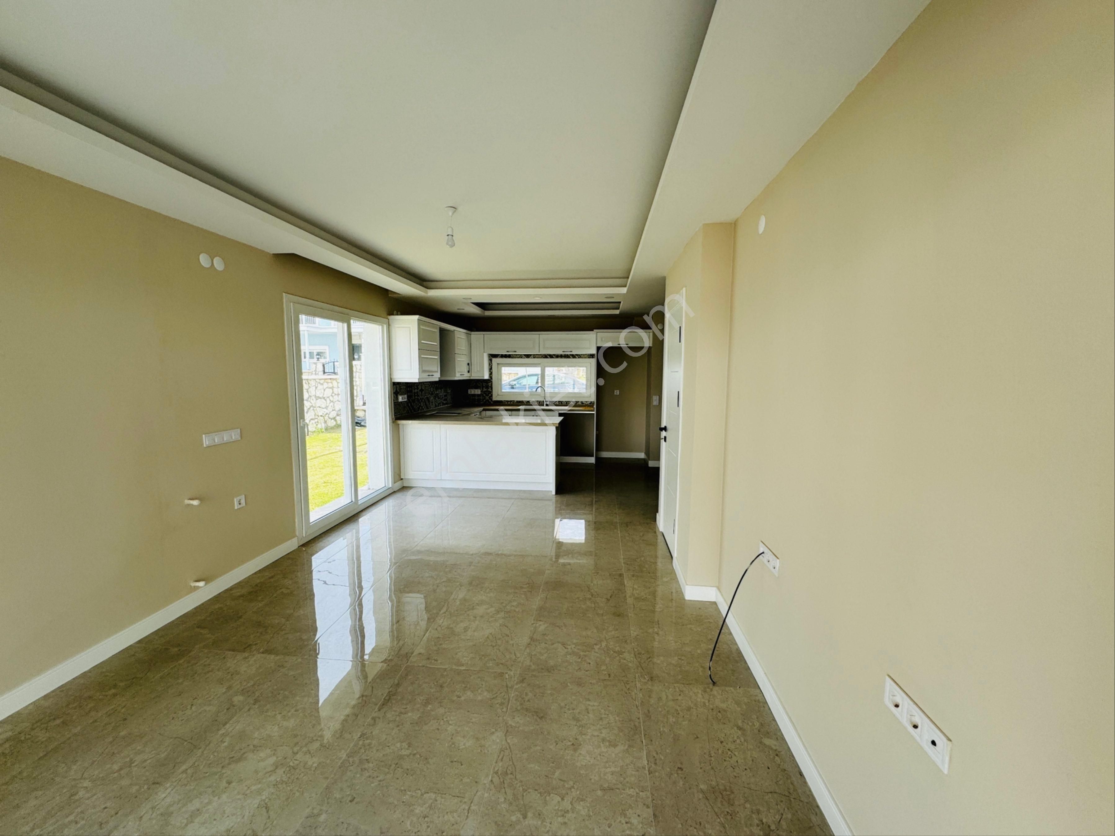 Kuşadası Davutlar’da 7/24 Güvenlikli Havuzlu Sitede 3+1 Villa - Görsel 17