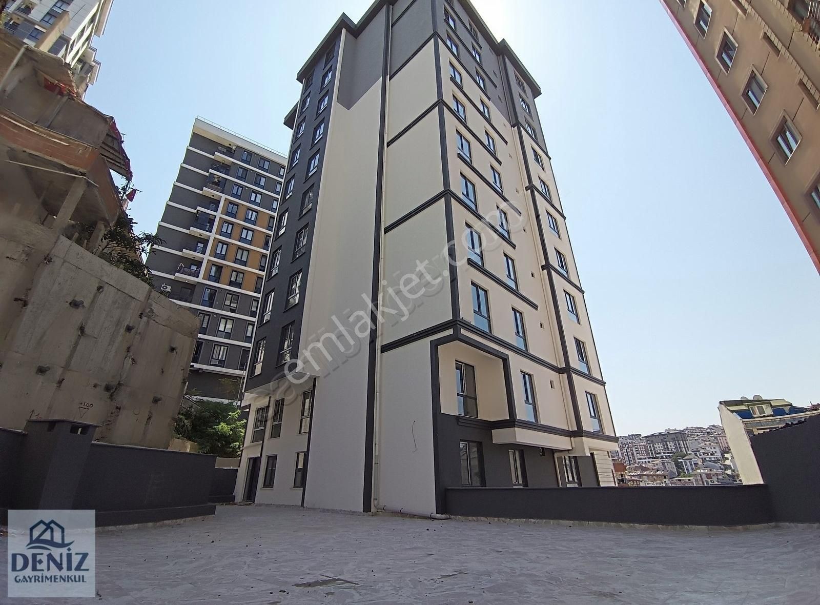 Deniz Gayrimenkulden Butik Site Sıfır K.otopark Asansörlü Daire